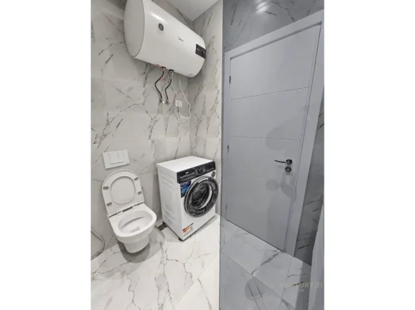 Tirane, jepet me qera apartament 1+1 Kati 2, 60 m² 550 € 