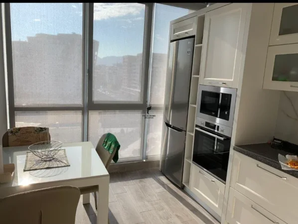 Tirane, jepet me qera apartament 2+1 Kati 6, 80 m² 650 € (ISH FUSHA E AVIACIONIT)