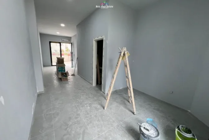 Tirane, jepet me qera zyre Kati 1, 40 m² 470 € (river residenc)