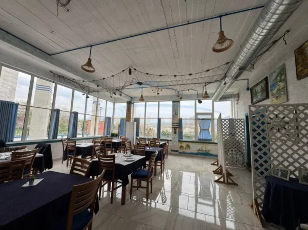 Tirane, jepet me qera ambjent biznesi Kati 0, 1.399 m² 15.000 € (LUNDER)