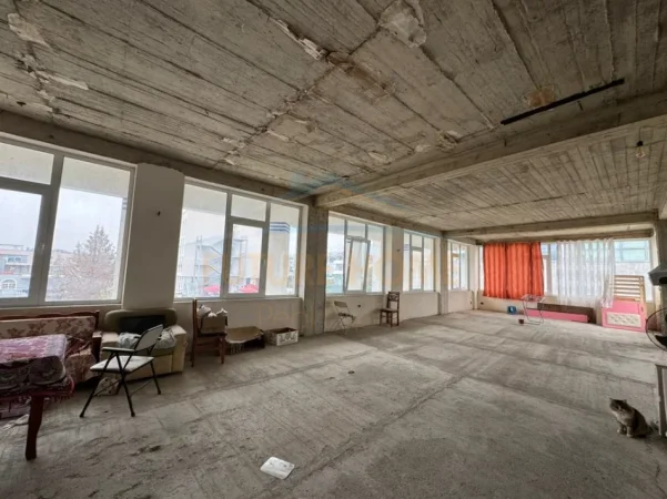 Tirane, jepet me qera ambjent biznesi Kati 0, 1.399 m² 15.000 € (LUNDER)