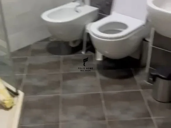 Tirane, jepet me qera zyre Kati 3, 135 m² 1.500 € (QENDER)