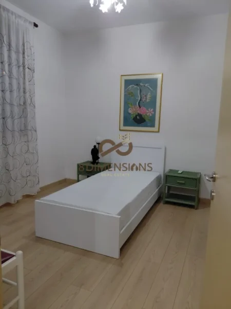 Tirane, jepet me qera apartament duplex 5+1+Ballkon Kati 2, 170 m² 1.200 € (ali demi)