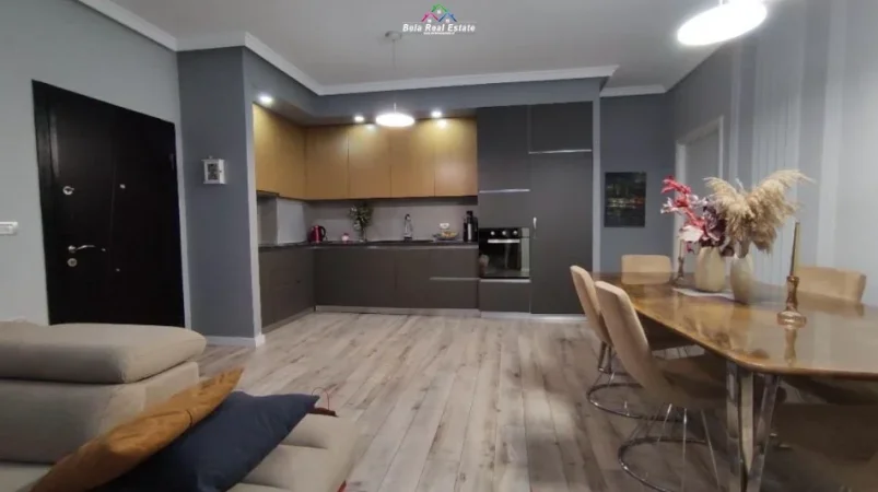 Tirane, jepet me qera apartament 2+1 Kati 1, 100 m² 625 € (Rruga Selite e Vjeter)