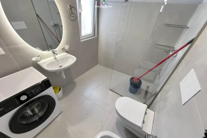 Tirane, jepet me qera apartament 2+1 Kati 7, 97 m² 780 € (Rruga Fejzi Himzo)