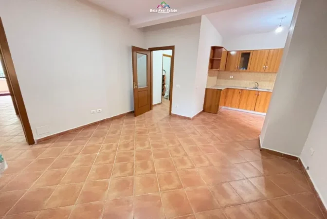 Tirane, shes zyre Kati 3, 140 m² (komuna e parisit)
