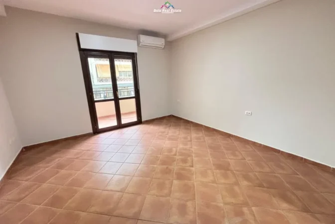 Tirane, shes zyre Kati 3, 140 m² (komuna e parisit)