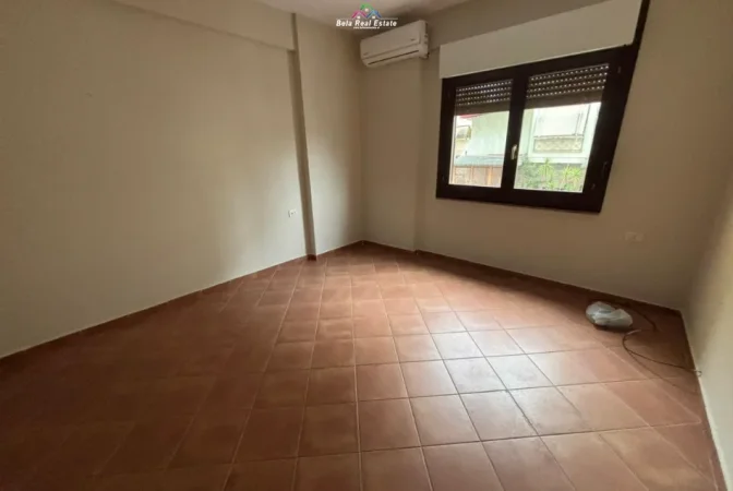 Tirane, shes zyre Kati 3, 140 m² (komuna e parisit)