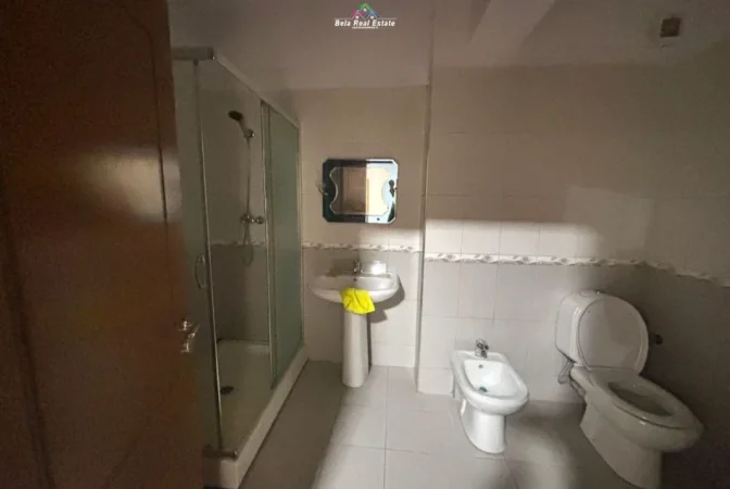 Tirane, shes zyre Kati 3, 140 m² (komuna e parisit)