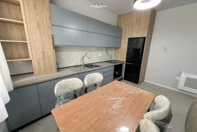 Tirane, jepet me qera apartament 2+1 Kati 6, 97 m² 780 € (Rruga Fejzi Himzo)