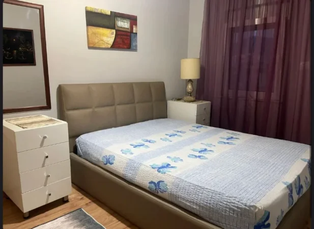 Jepet me qira apartament 2+1, 650 €, RRUGA E KOSOVAREVE