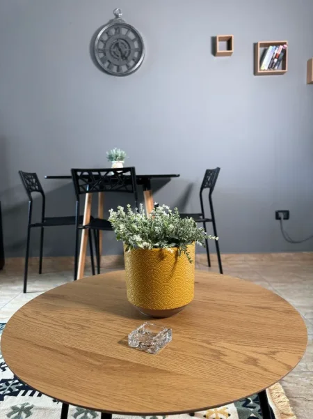 Tirane, jepet me qera apartament 2+1 Kati 4, 85 m² 650 € (BLLOKU)