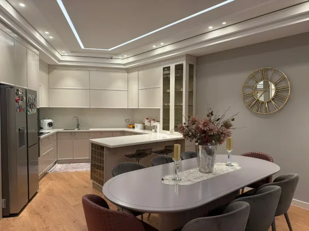 Tirane, shitet apartament 3+1 , 181 m² 355.000 € (Fusha Aviacionit, Kompleksi Turdiu)