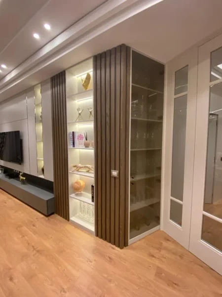 Tirane, shitet apartament 3+1 , 181 m² 355.000 € (Fusha Aviacionit, Kompleksi Turdiu)