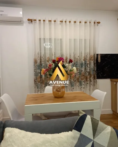 Tirane, jepet me qera apartament 1+1 Kati 4, 70 m² 760 € (Rruga Margarita Tutulani)