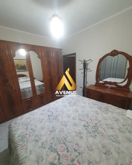 Tirane, jepet me qera Vile 2+1 Kati 3, 100 m² 510 € 