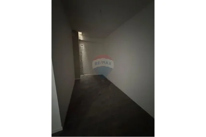 Tirane, shitet apartament 3+1 , 210.000 €