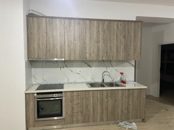 Shqiperi, jepet me qera apartament 2+1 Kati 3, 350 € 