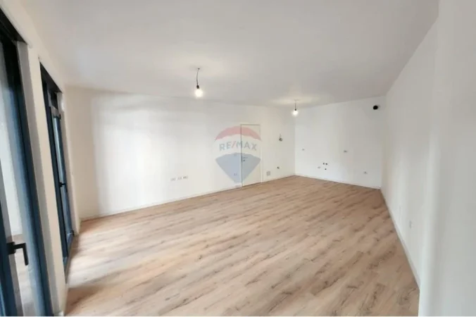 Tirane, shitet apartament 2+1 , 130 m² 275.000 € 
