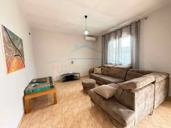Tirane, jepet me qera shtepi 1 Katshe Kati 0, 114 m² 450 € (Rruga “Ferhat Draga”, Laprakë)