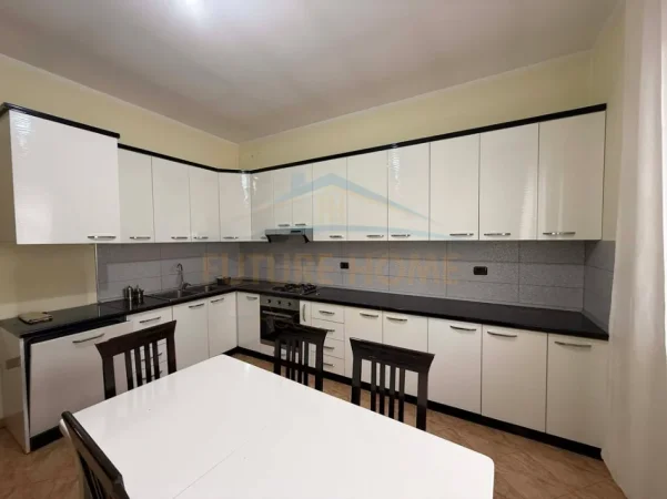 Tirane, jepet me qera shtepi 1 Katshe Kati 0, 114 m² 450 € (Rruga “Ferhat Draga”, Laprakë)