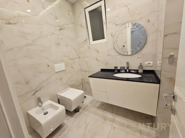 Tirane, jepet me qera apartament 2+1 Kati 2, 106 m² 900 € (kopshti botanik)