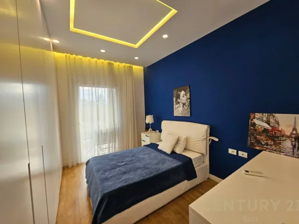 Tirane, jepet me qera apartament 2+1 Kati 2, 106 m² 900 € (kopshti botanik)