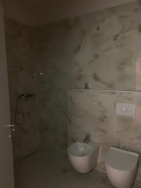 Tirane, shitet apartament 1+1+Ballkon Kati 2, 72 m² 110.500 € (Yzberisht, prane KMY)