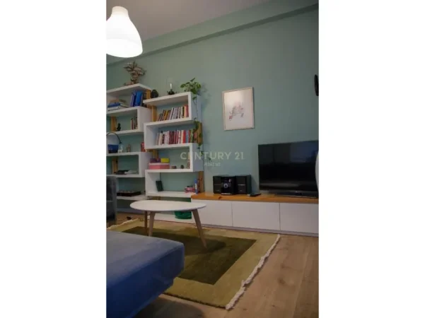 Tirane, jepet me qera apartament 1+1 Kati 3, 61 m² 600 € (ish tregu elektrik)