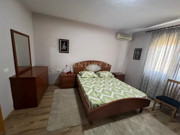 Tirane, jepet me qera apartament 1+1 Kati 10, 70 m² 650 € (rruga e elbasanit)