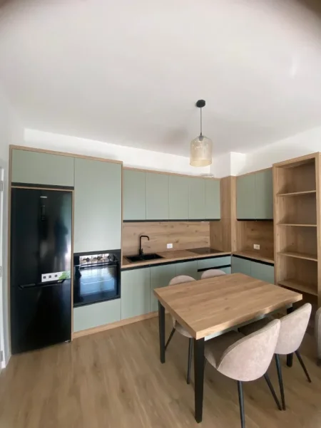 Tirane, jepet me qera apartament 2+1+Ballkon Kati 5, 100 m² 700 € (RRUGA 5 MAJI)