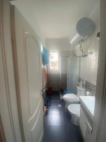 Tirane, shes apartament 1+1 Kati 4, 49 m² 12.000.000 € (Hurry fultz)