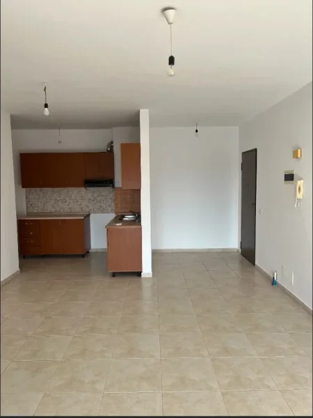 Tirane, jepet me qera apartament 2+1+Ballkon Kati 6, 96 m² 466 € (Ish Fusha e Aviacionit)