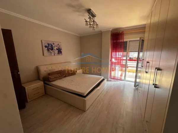 Tirane, shitet apartament 2+1 Kati 3, 140 m² 265.000 € (Liqeni i Thatë)