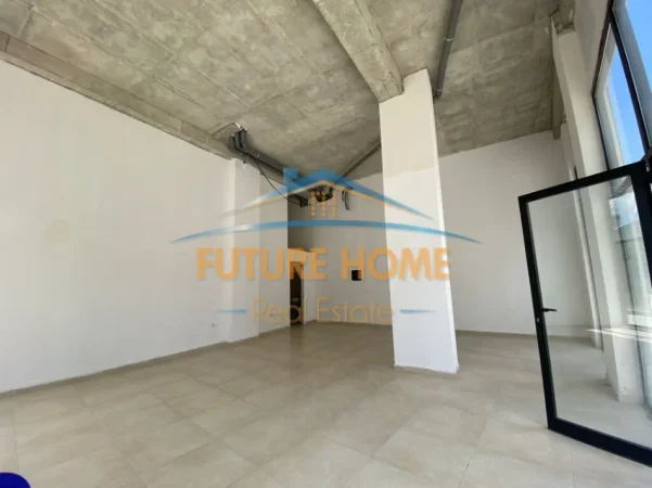 Tirane, shitet ambjent biznesi Kati 0, 37 m² 213.000 € (Komuna e Parisit)