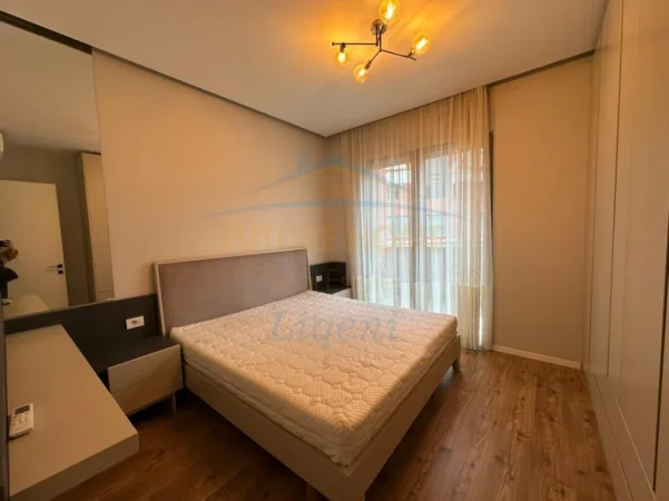 Tirane, jepet me qera apartament 1+1 Kati 2, 90 m² 850 € (Rruga e Kavajes)