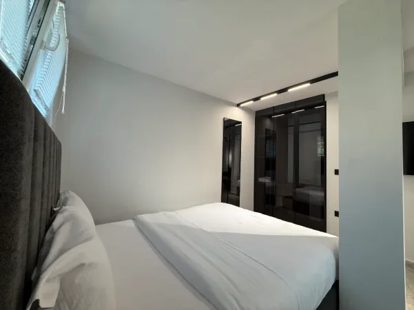 Jap me qera ditore ,javore ,garsoniere te 21 Dhjetori mozaiku Kati 1, 37 m² (21 dhjetori)