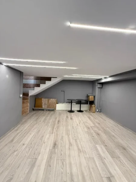 Tirane, shitet Vile 3 Katshe Kati 0, 600 m² (Liqeni I Thate)