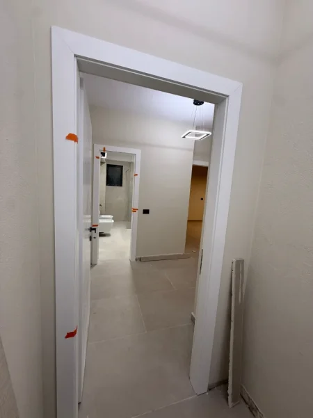 Tirane, jepet me qera apartament 2+1+Ballkon Kati 2, 100 m² 750 € (Rruga Rapo Hekali)