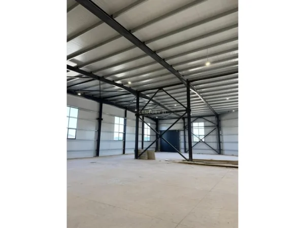 Tirane, shes Kapanon per shitje ose qera 4.000 €