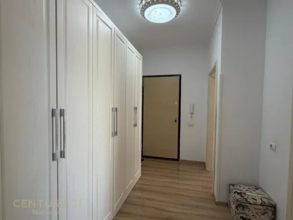Tirane, shitet apartament 2+1+Ballkon Kati 2, 127 m² (liqeni i thate)