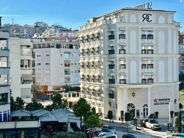 Tirane, shitet 2+1+Ballkon Kati 3, 118 m² (liqeni i thate)