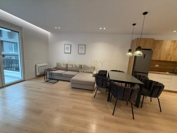 Tirane, shitet apartament 2+1+Ballkon Kati 3, 125 m² 250.000 € (liqeni i thate)