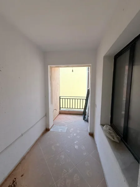 Tirane, shitet apartament 2+1+Ballkon Kati 5, 126 m² 250.000 € (Kristal Center)