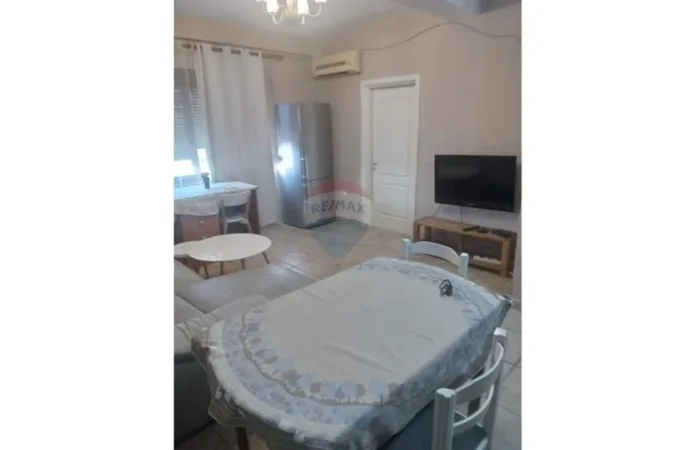 Tirane, jepet me qera apartament 2+1 Kati 5, 700 € (Prokuroria e Rrethit Tirane)