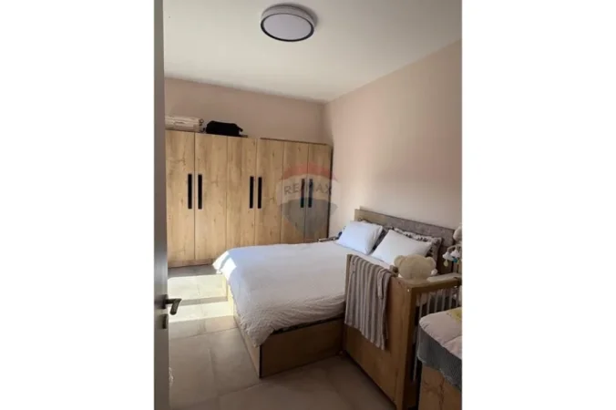Tirane, jepet me qera apartament 1+1 Kati 5, 85 m² 400 € 