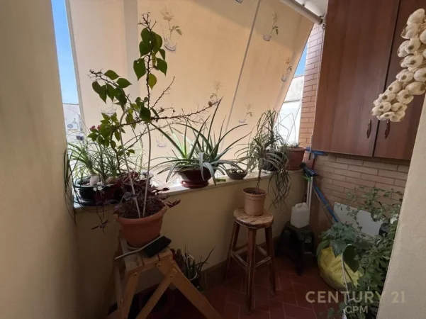 Tirane, jepet me qera apartament 2+1+Ballkon Kati 7, 120 m² 1.100 € (komuna e parisit)
