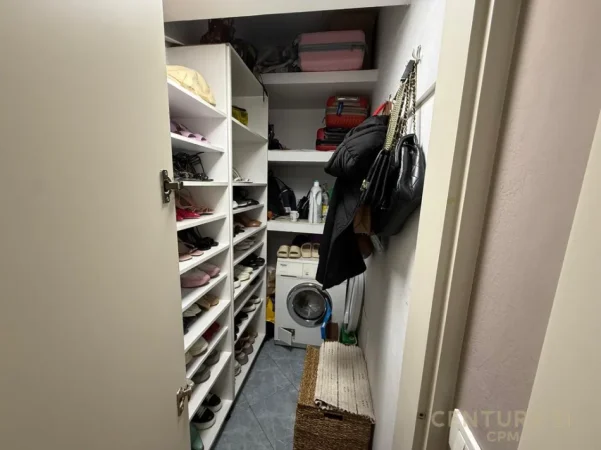Tirane, jepet me qera apartament 2+1+Ballkon Kati 7, 120 m² 1.100 € (komuna e parisit)