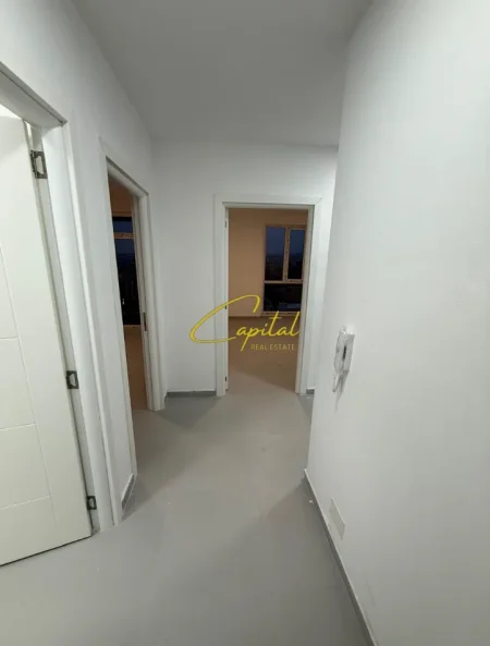 Tirane, jepet me qera zyre Kati 5, 110 m² 400 € (RRUGA E DIBRES)