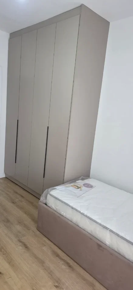 Tirane, jepet me qera apartament 2+1+Ballkon Kati 3, 82 m² 450 € (Rruga Gryka e Kaçanikut)